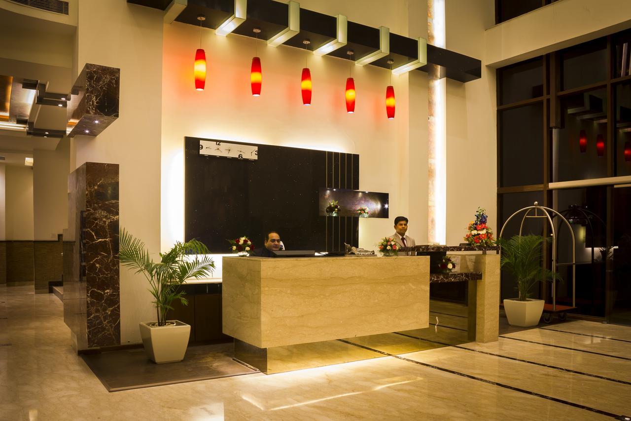 Club Florence Gurgaon Esterno foto